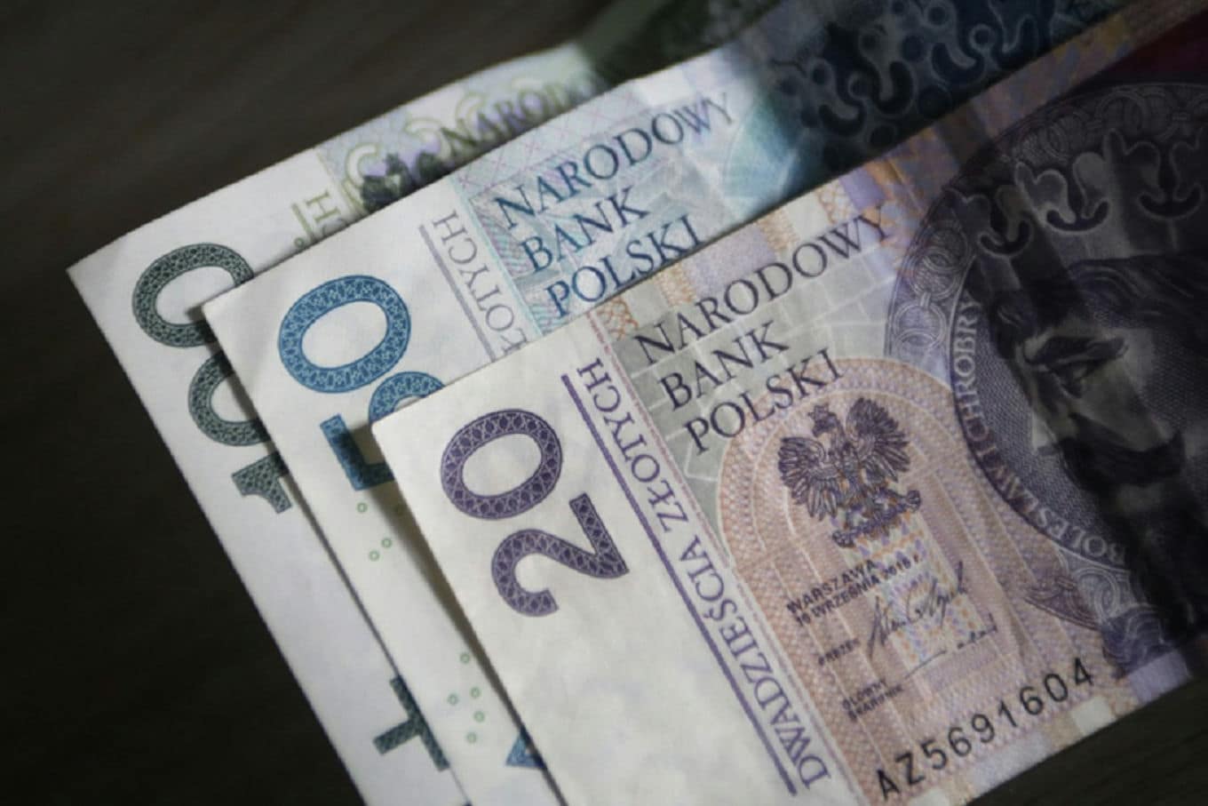 Jakie czynniki wpływają na koszt eksploatacji urządzeń wielofunkcyjnych?